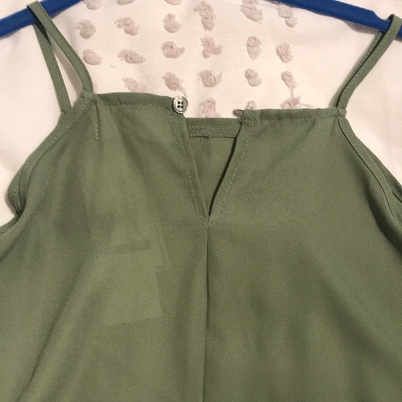 NWT cold shoulder hunter green tank - Picture 4 of 6
